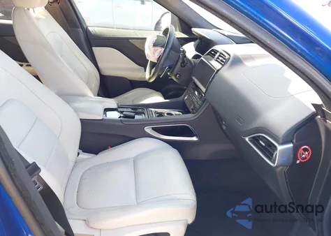 2017 Jaguar F-Pace First Edition z USA, uszkodzony, nr VIN SADCP2BV2HA053063